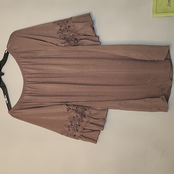 WinWin Ruffle Sleeve Tunic - Picture 4 of 6